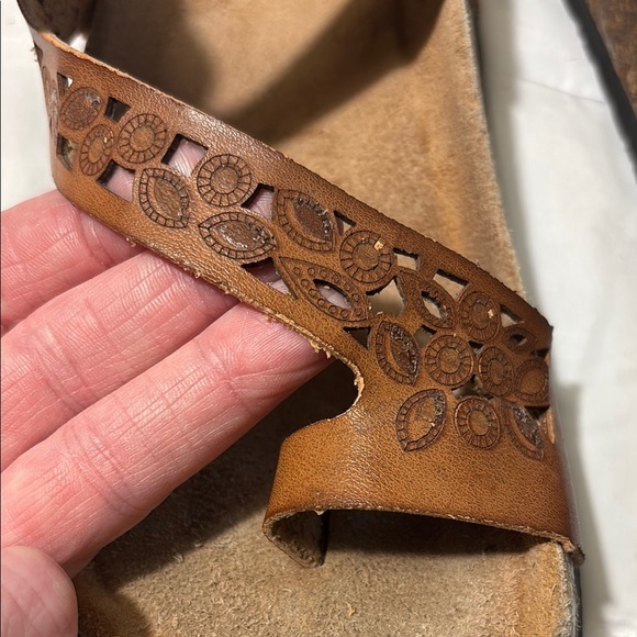 Brown Leather Toe Strap Footbed Buckle Strap Sandals - Picture 3 of 6